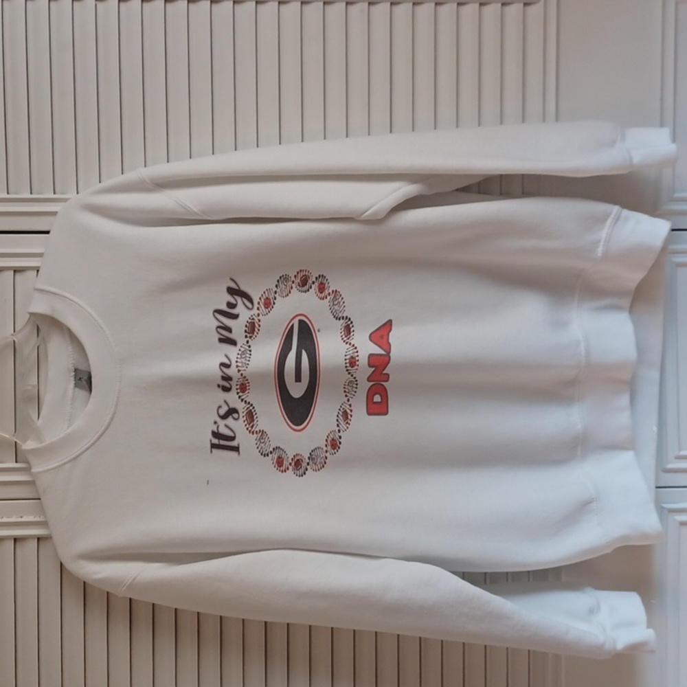 4/$15 - Women's GA Bulldog Sweatshirt.  Size M